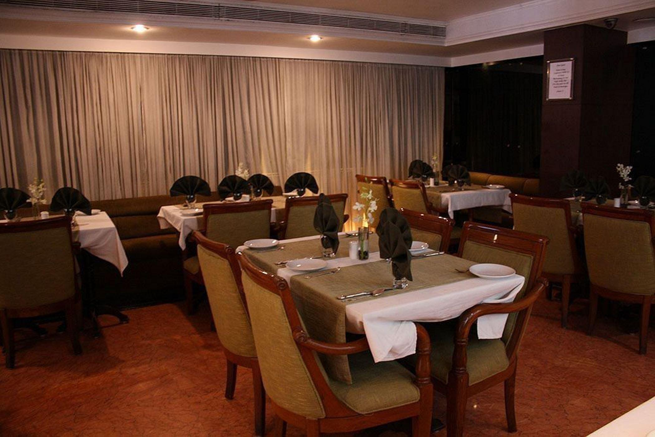 Hotel Bawa International Mumbai Restoran fotoğraf